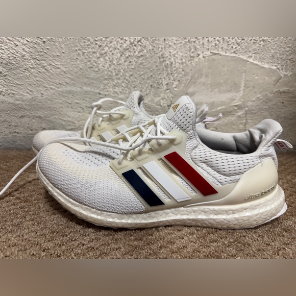 PRICE DROP Adidas Ultraboost 2.0 Stars and Stripes - men’s 11.5 - Picture 3 of 5